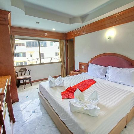 Black Pearl Patong Beachfront Экстерьер фото