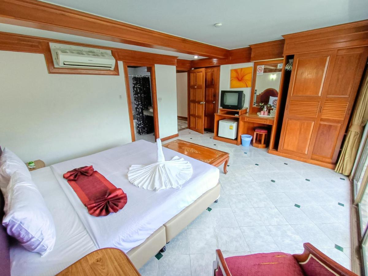 Black Pearl Patong Beachfront Экстерьер фото