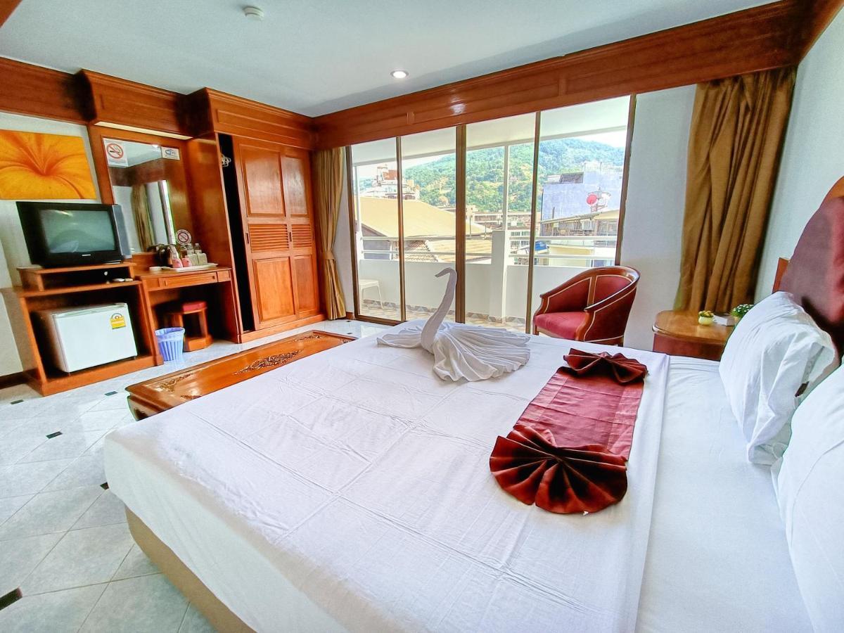 Black Pearl Patong Beachfront Экстерьер фото