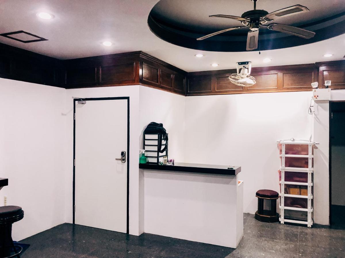 Black Pearl Patong Beachfront Экстерьер фото