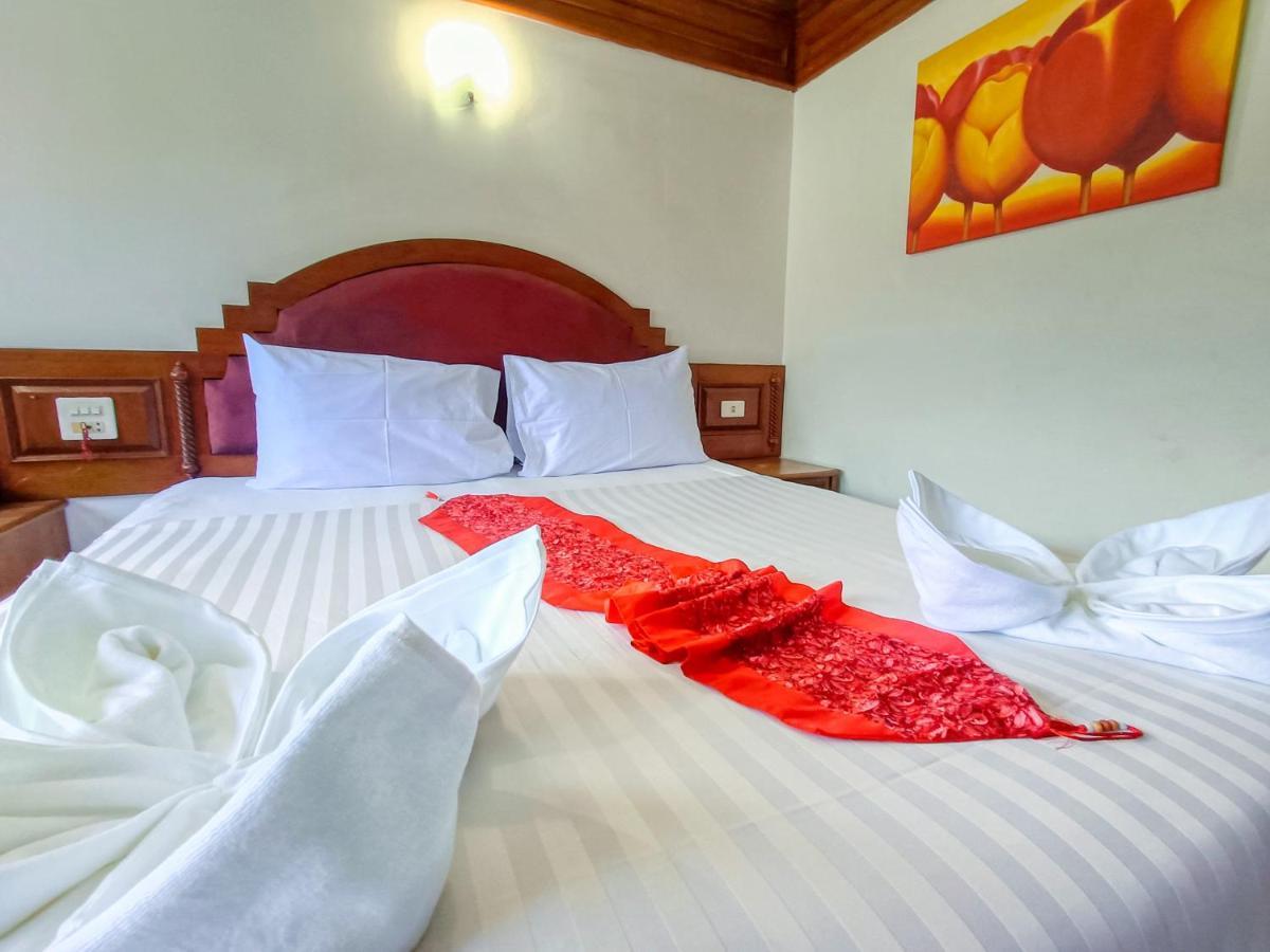 Black Pearl Patong Beachfront Экстерьер фото